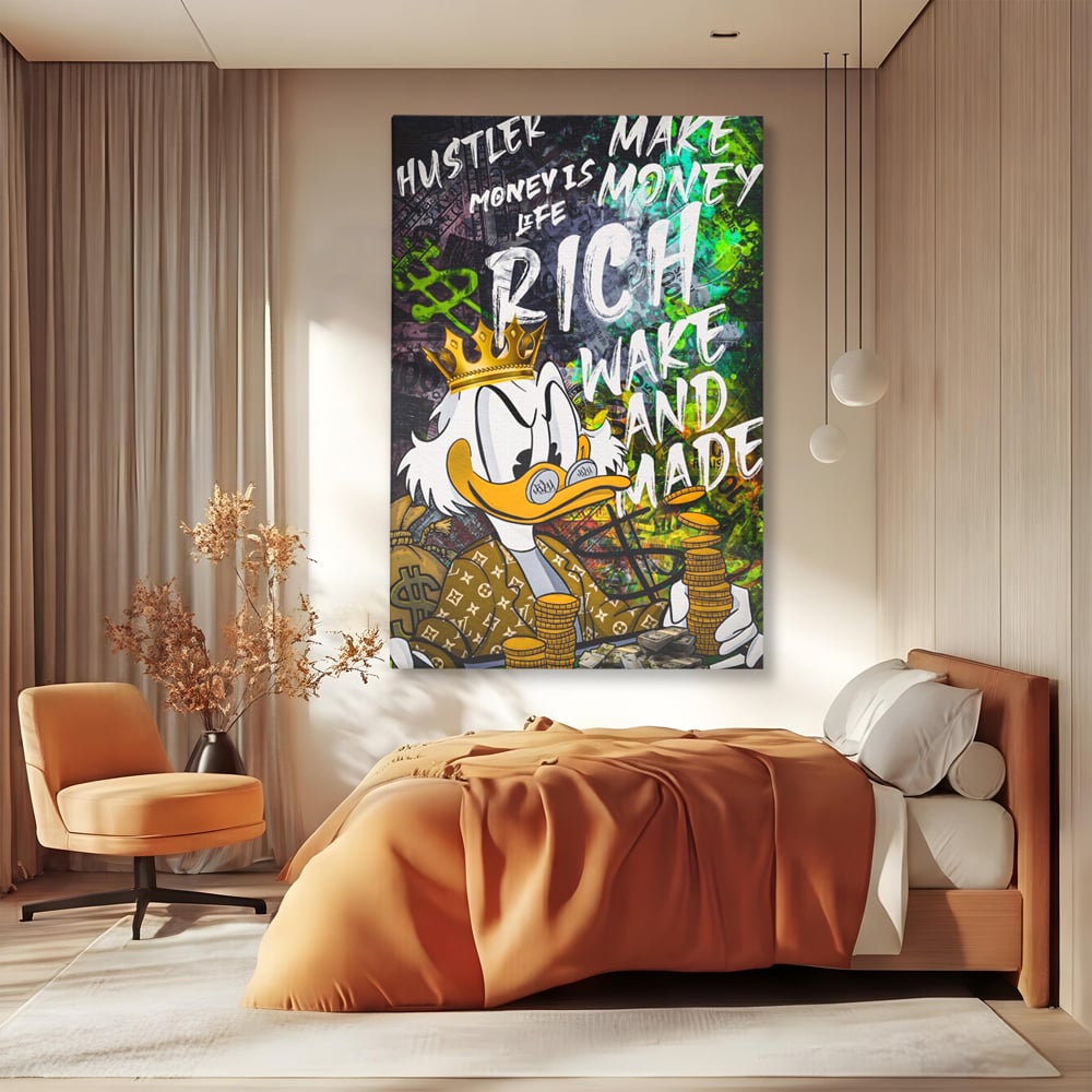 Tablou canvas cu tablou canvas cu scrooge mcduck si bani, fara rama, pe sasiu de lemn, pe perete intr-un dormitor